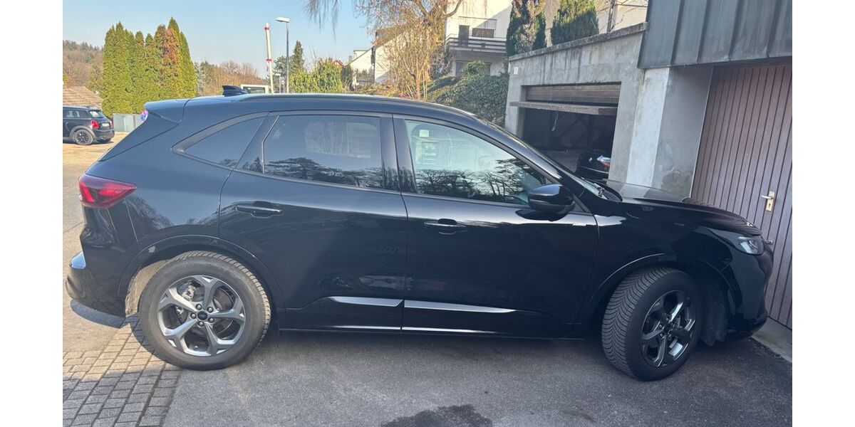Ford Kuga 14.500 km 26.000 &euro; stuttgart 70195