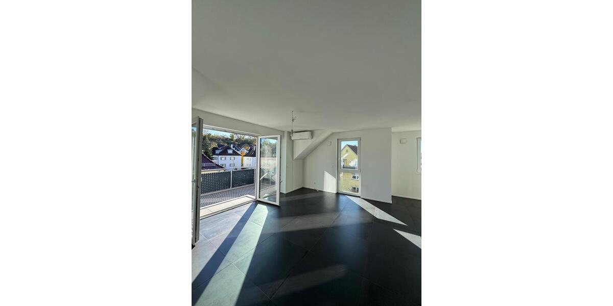 Dachgeschoßwohnung Stuttgart Zuffenhausen - 2 Zimmer, 66 m&sup2;, 445.000&euro; | Angebot:26877719