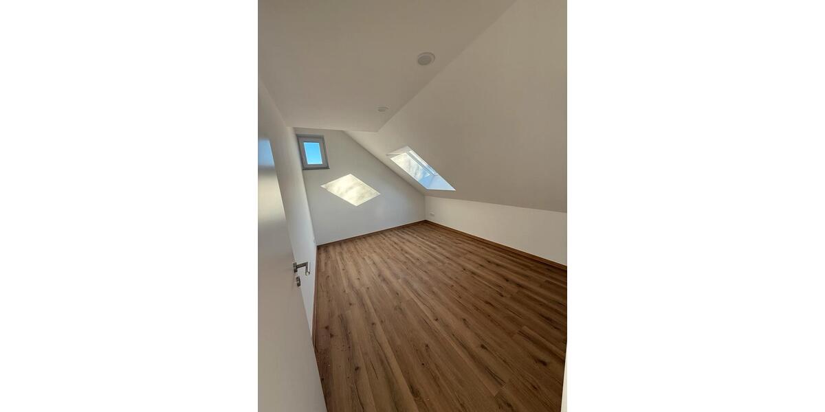 Etagenwohnung Calw - 4 Zimmer, 120 m&sup2;, 1.300&euro; | Angebot:24805997