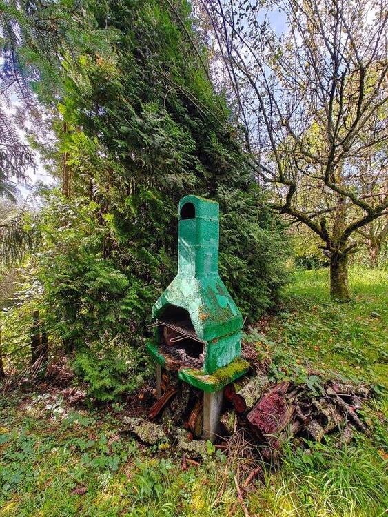 Obstwiese mit Hütte am Fuße der Achalm zu verkaufen