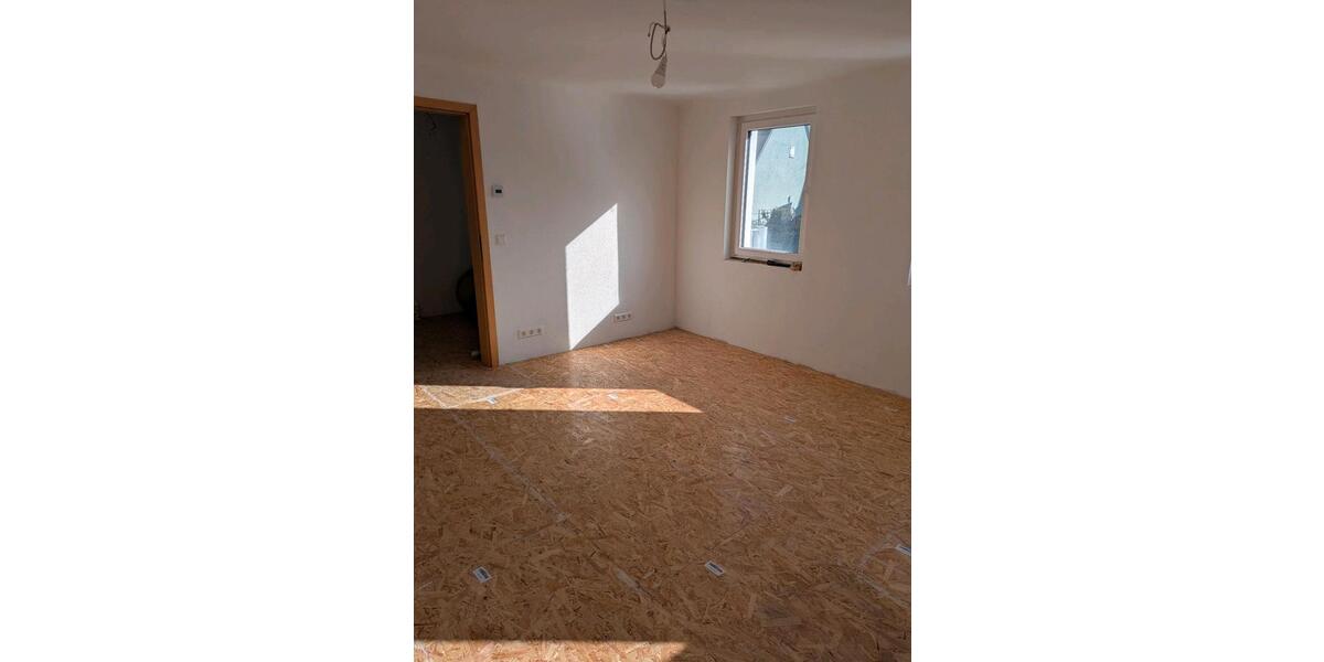 Maisonettenwohnung Denkendorf - 4.5 Zimmer, 120 m&sup2;, 2.100&euro; | Angebot:25953946