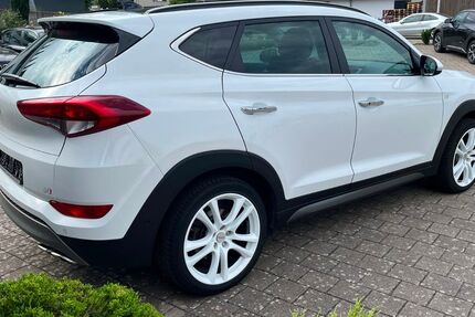 Hyundai TUCSON 136.775 km 13.890 &euro; Grafenau / Döffingen 71120