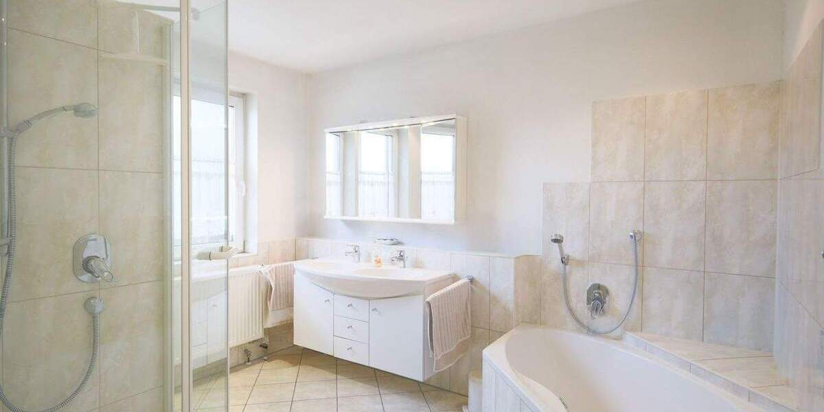 Einfamilienhaus Leonberg Ramtel - 6 Zimmer, 170 m&sup2;, 990.000&euro; | Angebot:24684442