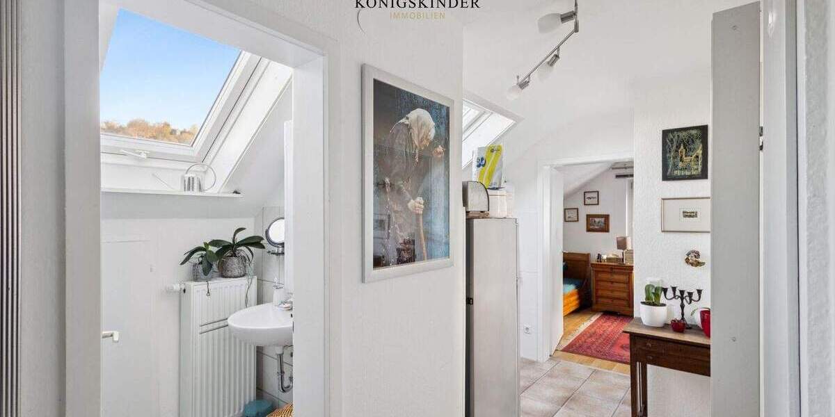 Sehr helle & attraktive 2,5-Zimmer-Dachwohnung - Wohnen über den Dächern von Stuttgart-Gablenberg! 2 zimmer