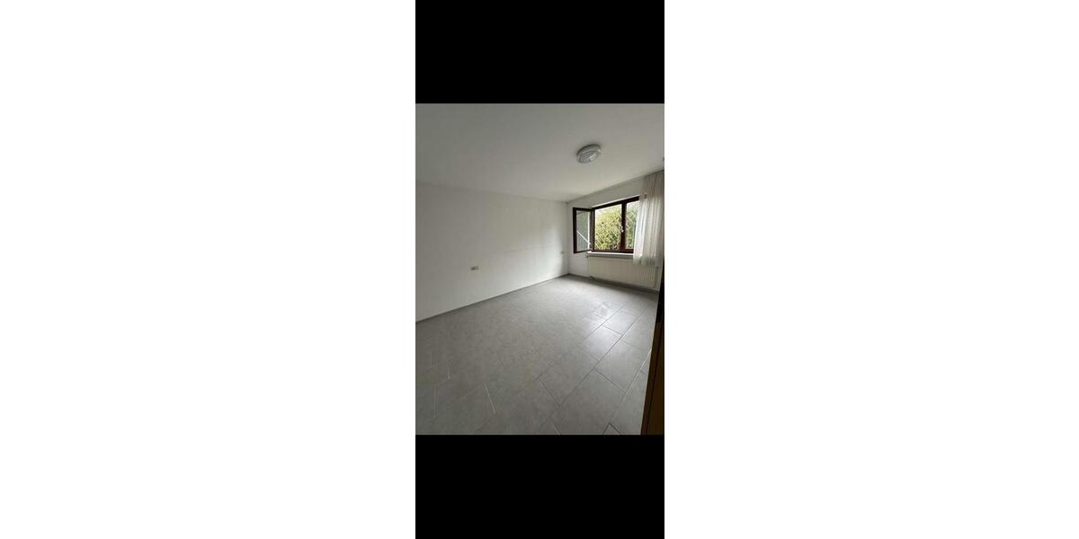 Erdgeschoßwohnung Sindelfingen - 3 Zimmer, 84 m&sup2;, 1.650&euro; | Angebot:25875431