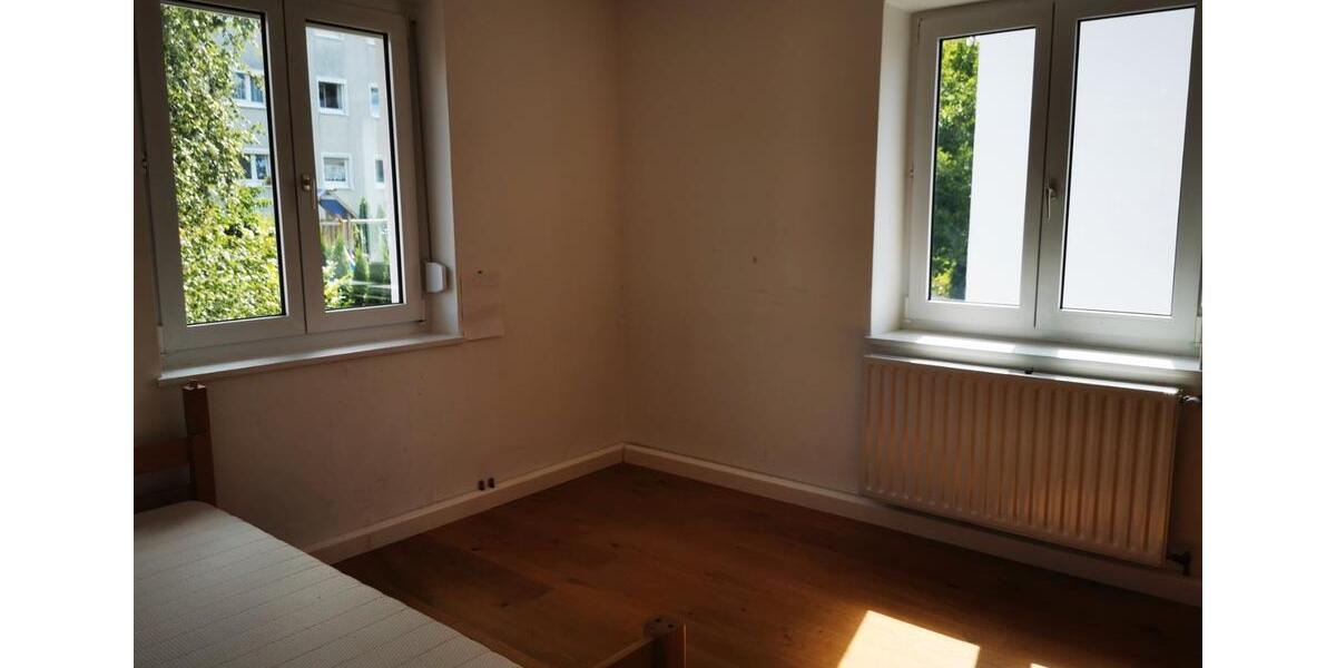 Etagenwohnung Stuttgart Feuerbach - 5 Zimmer, 120 m&sup2;, 2.200&euro; | Angebot:25993665