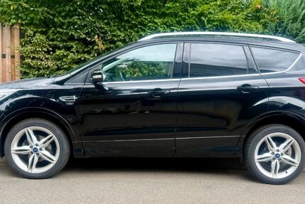 Ford Kuga 122.124 km 8.600 &euro; Renningen 71272