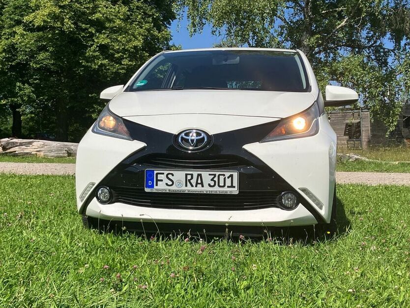 Aygo (X)