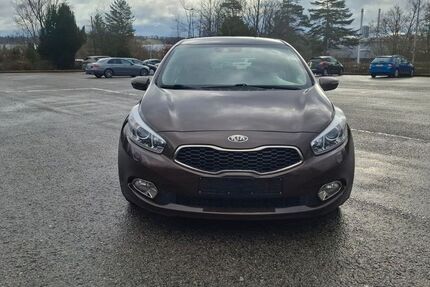 Kia ceed / Ceed 188.000 km 5.499 &euro; stuttgart 70469