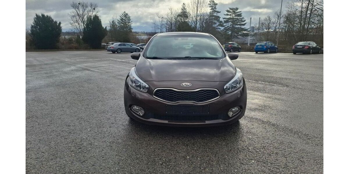 Kia ceed / Ceed 188.000 km 5.499 &euro; stuttgart 70469
