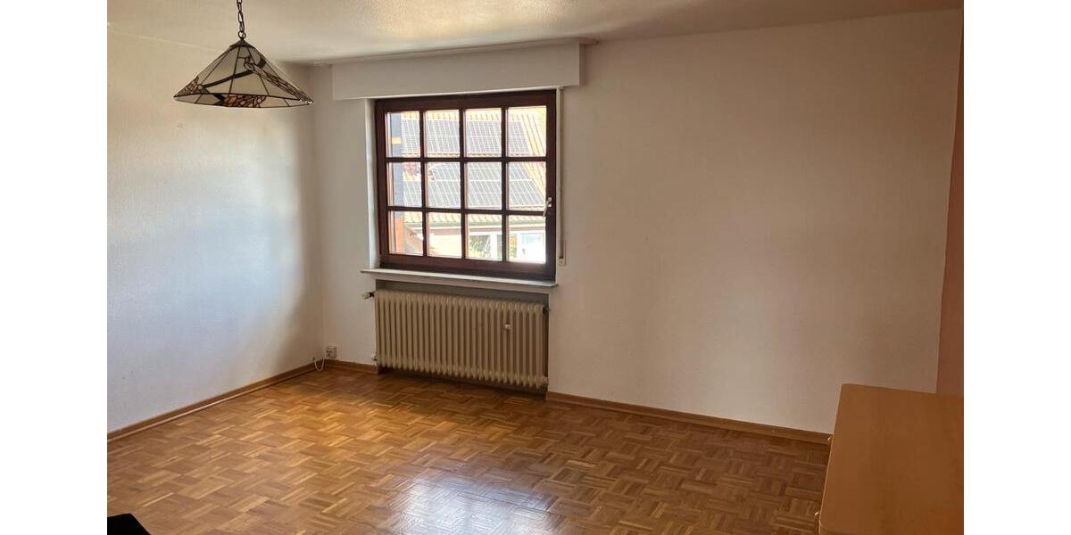 Etagenwohnung Sachsenheim - 4 Zimmer, 80 m&sup2;, 1.000&euro; | Angebot:25544612
