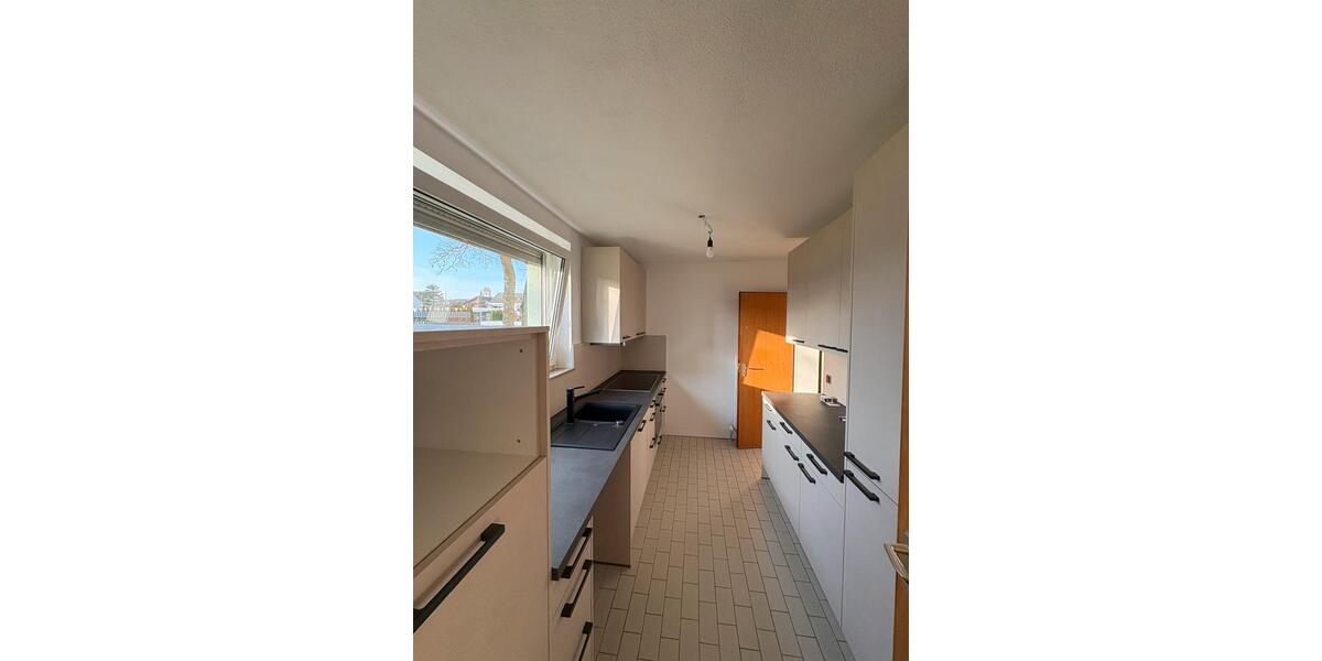 Hochparterre Holzgerlingen - 4.5 Zimmer, 99 m&sup2;, 1.700&euro; | Angebot:25612116