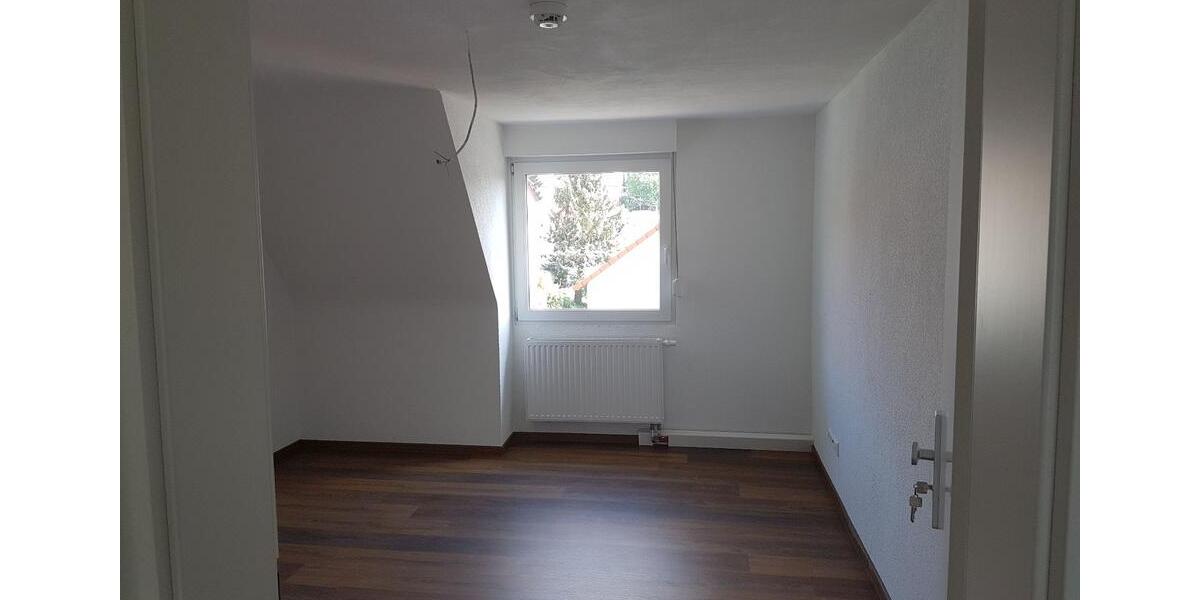 Reihenhaus Esslingen am Neckar Hegensberg - 5 Zimmer, 130 m&sup2;, 549.000&euro; | Angebot:27608848