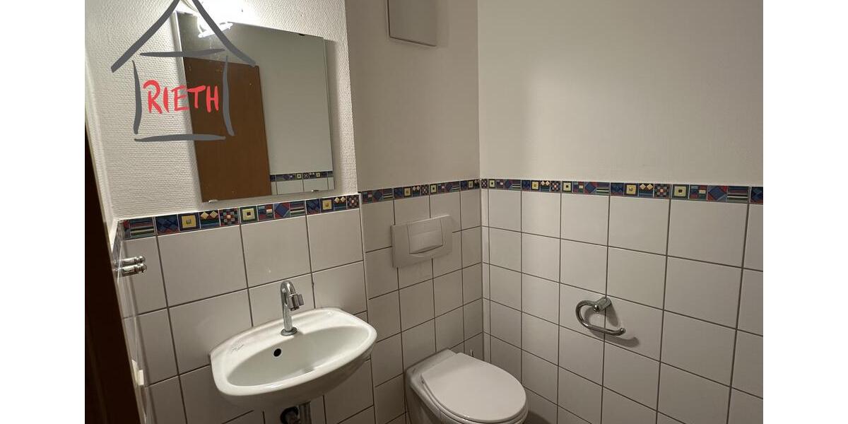 Erdgeschoßwohnung Ludwigsburg Eglosheim - 5 Zimmer, 145 m&sup2;, 1.650&euro; | Angebot:23820195