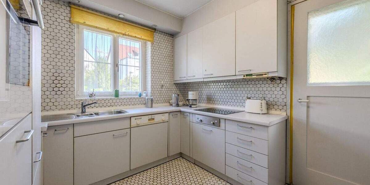 Mehrfamilienhaus, Wohnhaus Stuttgart / Feuerbach Feuerbach - 8 Zimmer, 180 m&sup2;, 795.000&euro; | Angebot:25704035