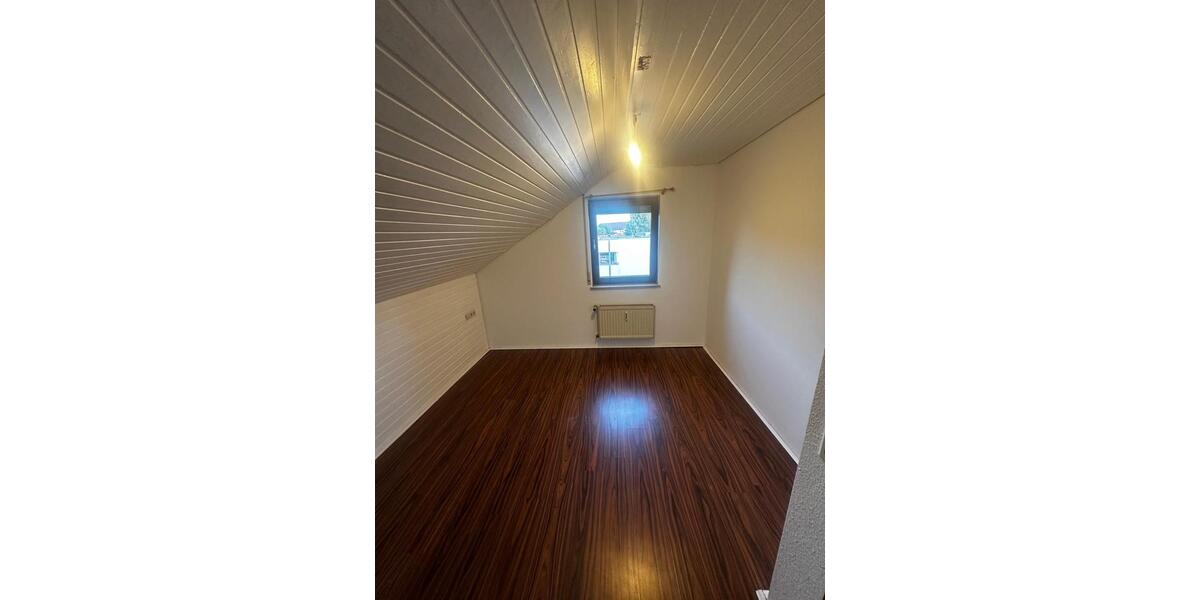 Dachgeschoßwohnung Rottenburg am Neckar - 2.5 Zimmer, 60 m&sup2;, 220.000&euro; | Angebot:23714041