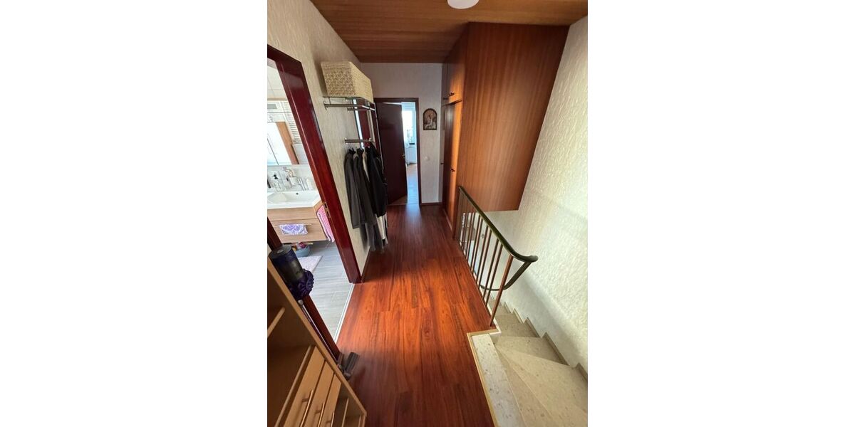 Provisionsfrei* Reiheneckhaus mit Einliegerwohnung von Privat in Herrenberg - Brahmsstraße - Reihenendhaus Herrenberg Herrenberg (Stadt) | Angebot:26973289
