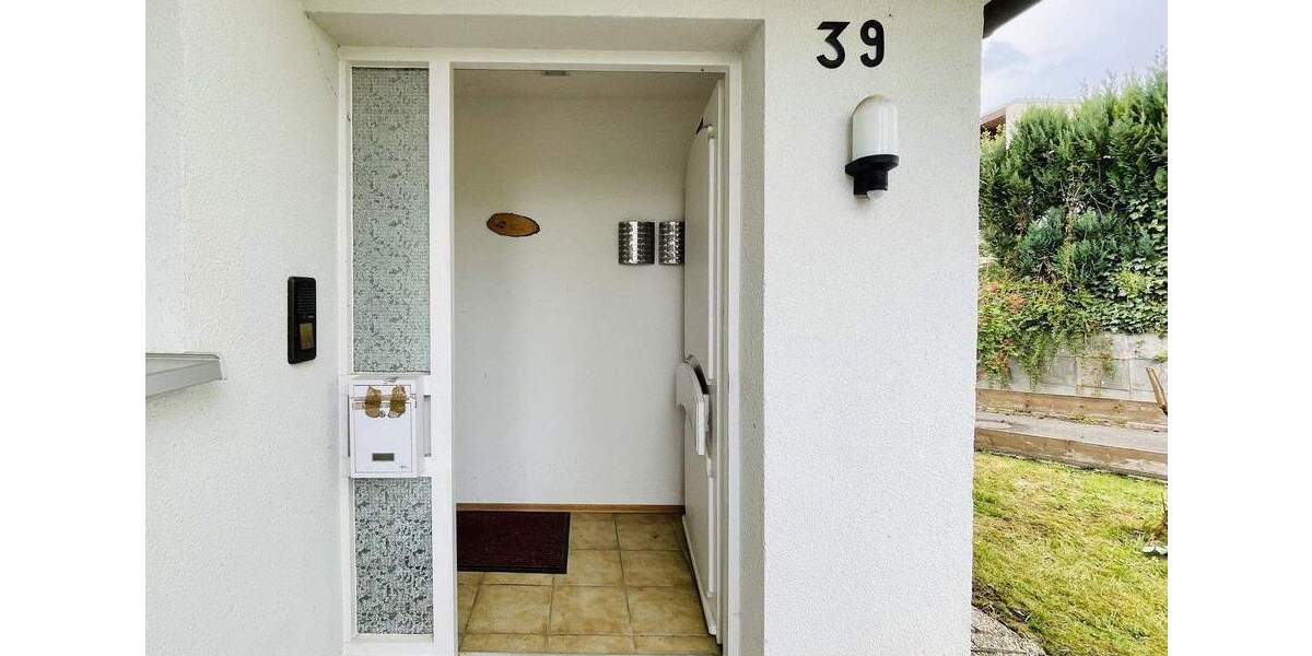 Reihenendhaus Simmozheim - 7 Zimmer, 176 m&sup2;, 599.000&euro; | Angebot:25657345