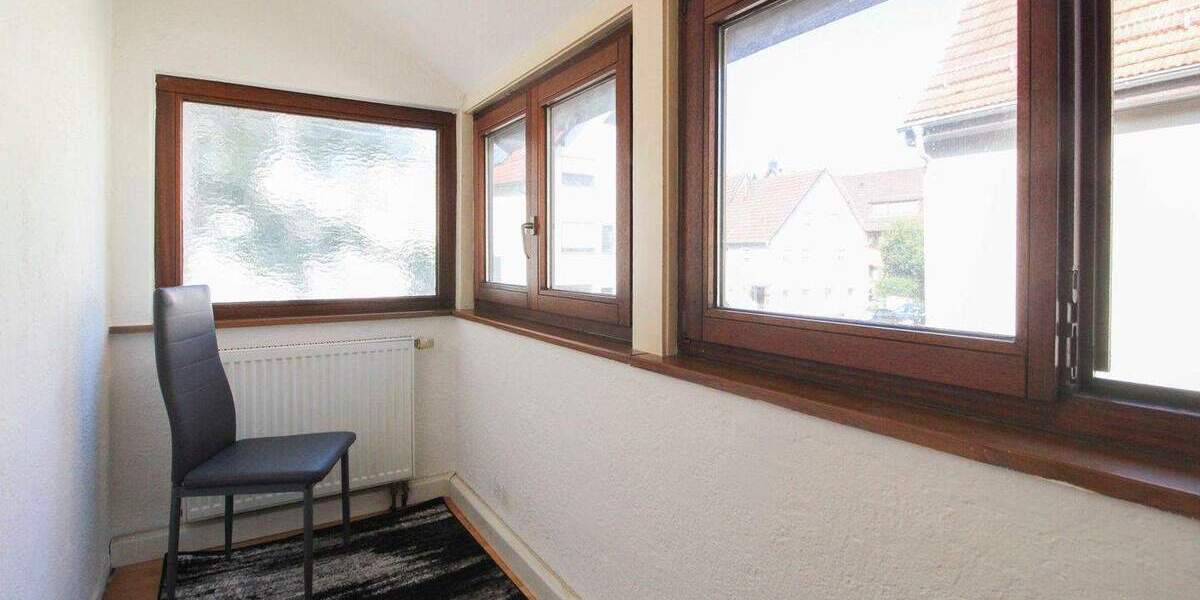 Doppelhaushälfte Stuttgart Weilimdorf - 7 Zimmer, 170 m&sup2;, 520.000&euro; | Angebot:24825230