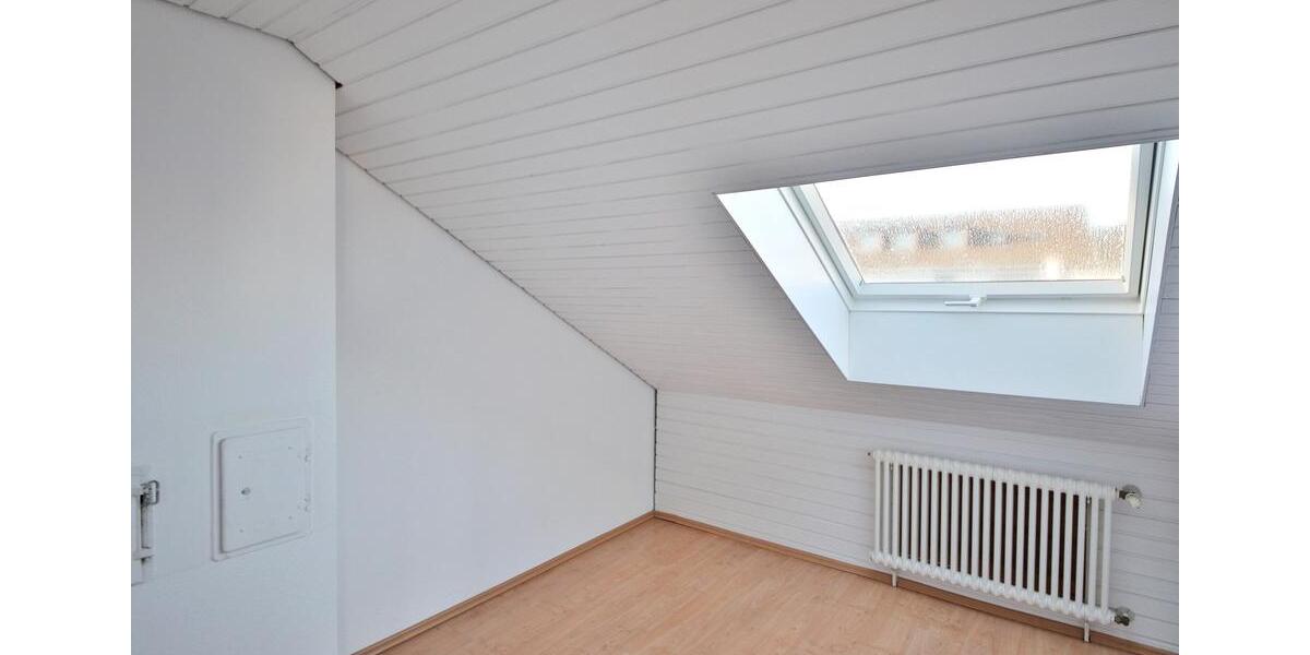 Doppelhaushälfte Pforzheim Büchenbronn - 5 Zimmer, 200 m&sup2;, 1.400&euro; | Angebot:23737073