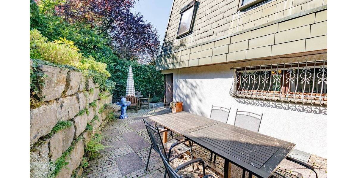 Doppelhaushälfte Stuttgart Feuerbach - 6 Zimmer, 228 m&sup2;, 1.295.000&euro; | Angebot:25749365