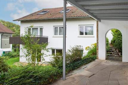 Geräumig, gepflegt und vielseitig nutzbar . Charmantes Zuhause mit entspannter Atmosphäre 7 zimmer