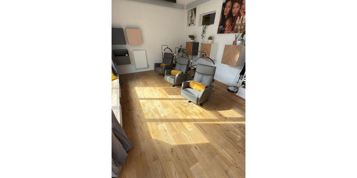 Vermietung Arbeitsplätze für selbstständige Beauty Artists zimmer