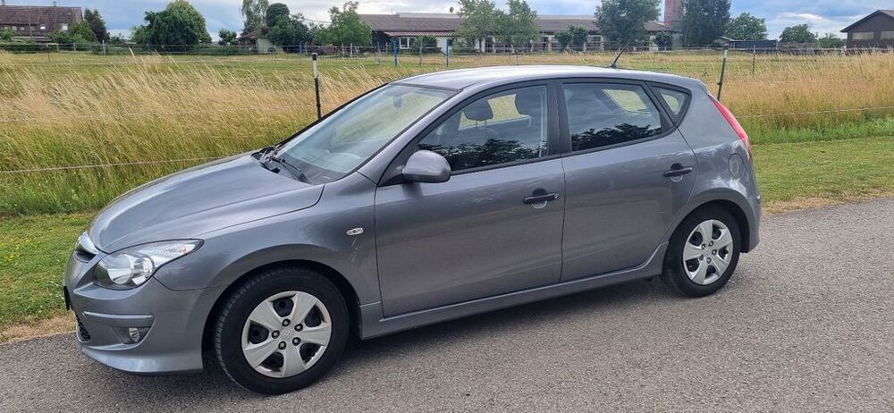 i30