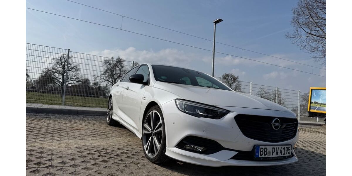 Opel Insignia 93.000 km 17.200 &euro; Waldenbuch 71111