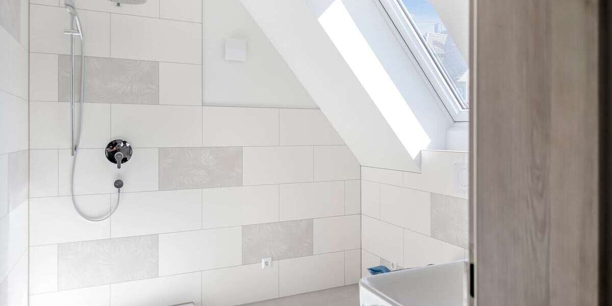 Hochwertig sanierte 2-Zimmer-Dachgeschosswohnung mit Balkon - 2- Esslingen am Neckar Oberesslingen | Angebot:27646718