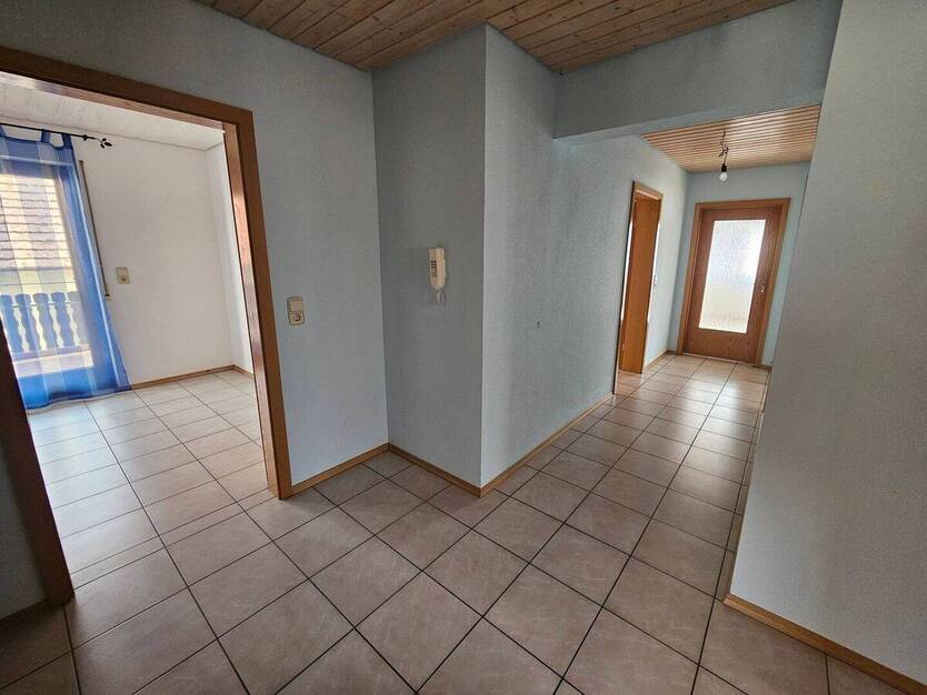 ++Haus mit 2 Wohnungen, Balkon, Küche und große Doppelgarage 7 zimmer