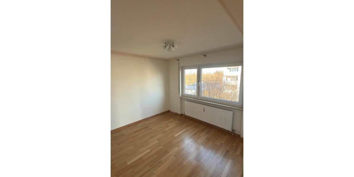 Etagenwohnung Ludwigsburg Eglosheim - 3.5 Zimmer, 84 m&sup2;, 1.050&euro; | Angebot:25892355