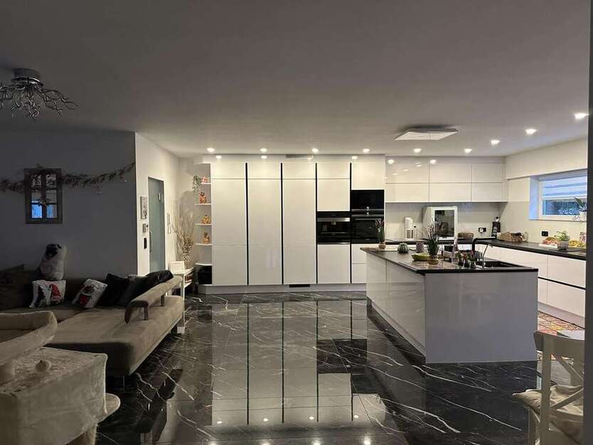 Haus zum Kaufen in Esslingen 560.000 € 167 m²