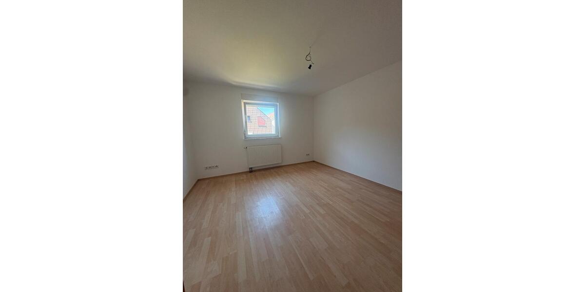 Etagenwohnung Neuhausen auf den Fildern - 4.5 Zimmer, 125 m&sup2;, 1.600&euro; | Angebot:26429234