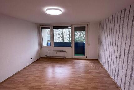 Helle und geräumige 2 Zi. Wohnung mit Balkon und Stellplatz 2 zimmer