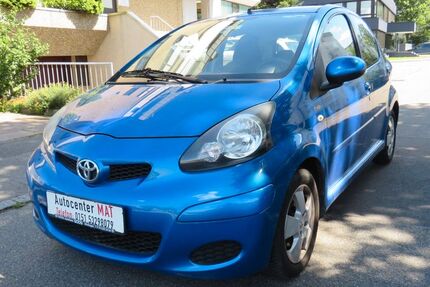 Toyota Aygo (X) 170.000 km 2.450 € Fellbach 70736