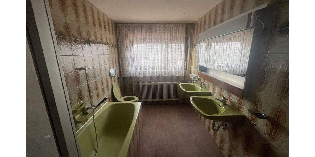 Mehrfamilienhaus, Wohnhaus Schönaich - 8 Zimmer, 201 m&sup2;, 490.000&euro; | Angebot:25662764