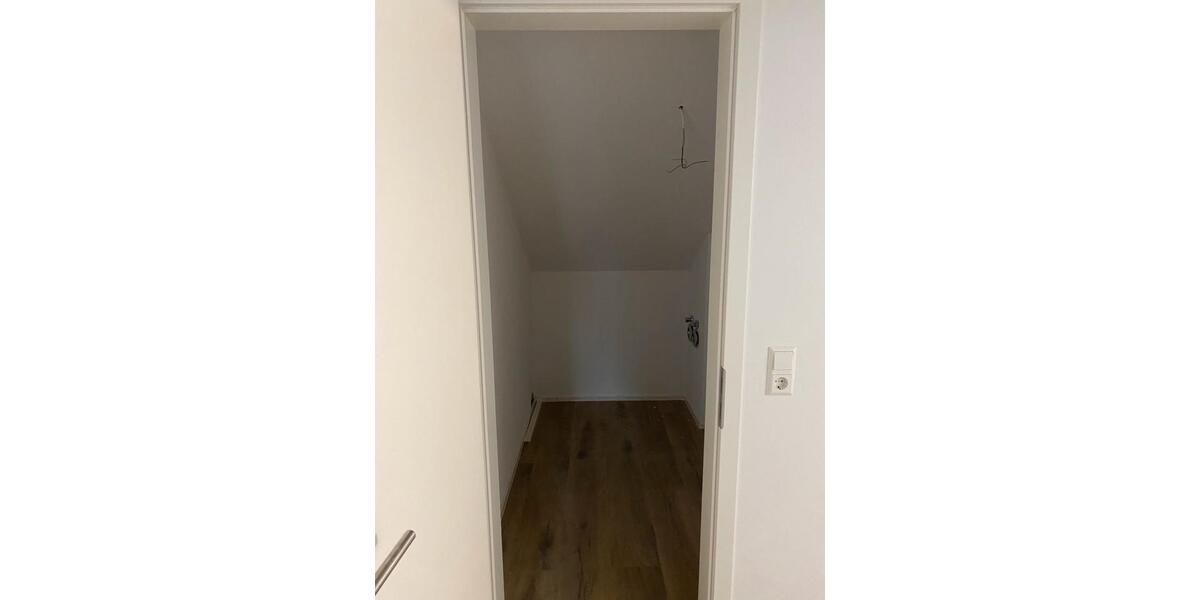 Dachgeschoßwohnung Gomaringen - 4 Zimmer, 105 m&sup2;, 1.300&euro; | Angebot:24619607
