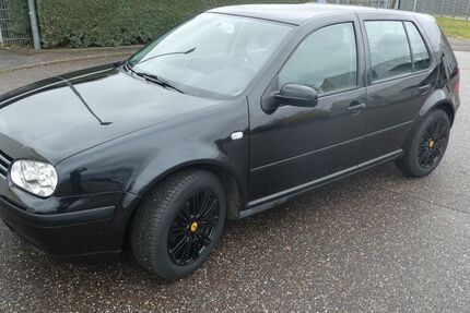 VW Golf 70.000 km 4.590 &euro; Mühlacker 75417