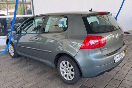 VW Golf 112.000 km 3.200 &euro; Reutlingen 72770