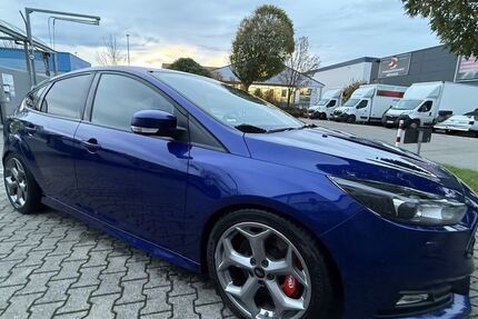 Ford Focus 80.000 km 15.250 &euro; Gerlingen 70839